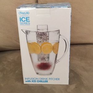 Infusion Drink Pitcher with Ice Chiller